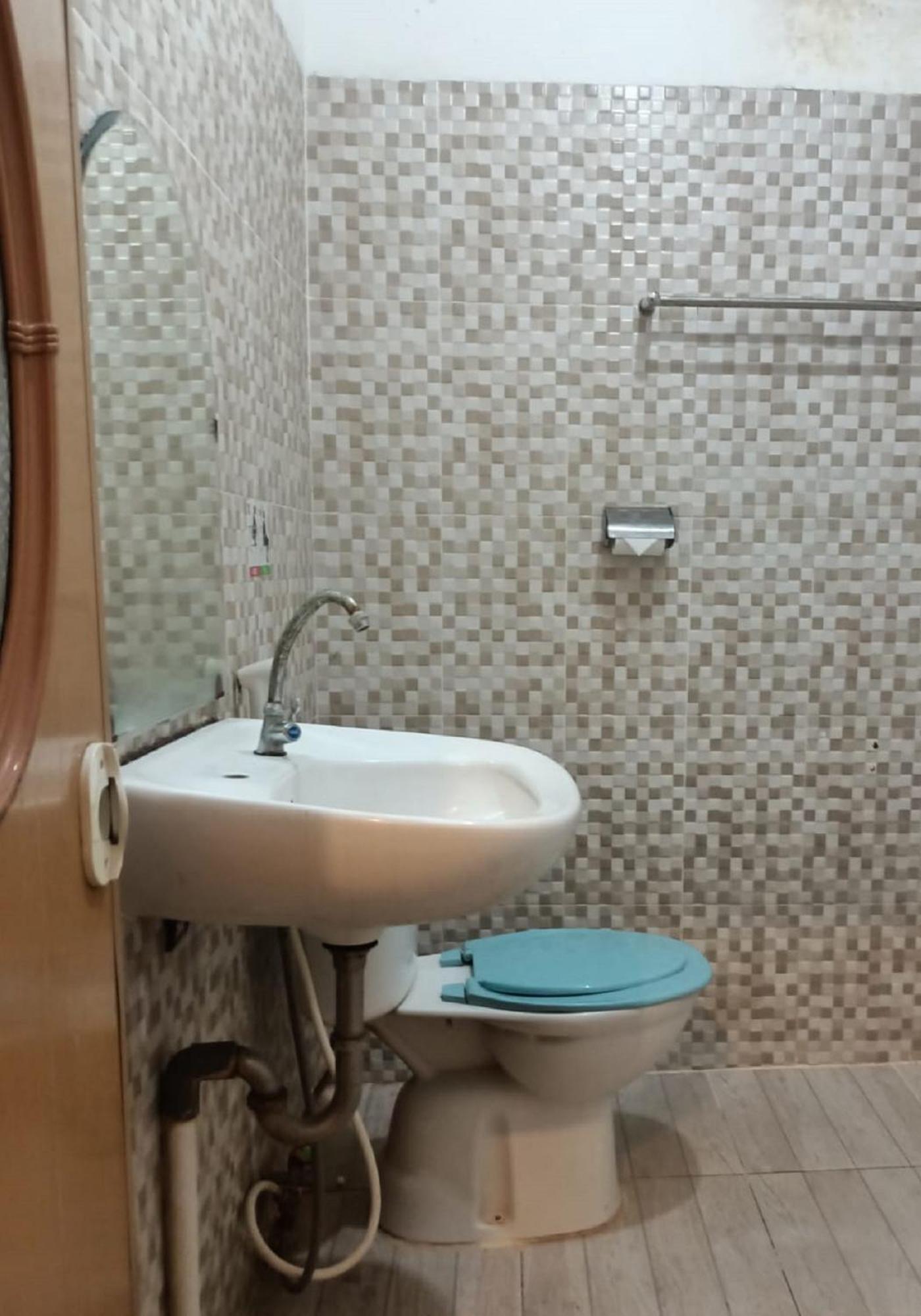 ホテル Oyo 710 ナオミ ヘリテージ スラバヤ エクステリア 写真